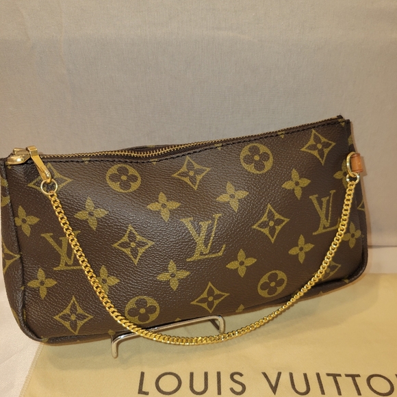 EUC Authentic Louis Vuitton Monogram POUCHETTE - Picture 2 of 11